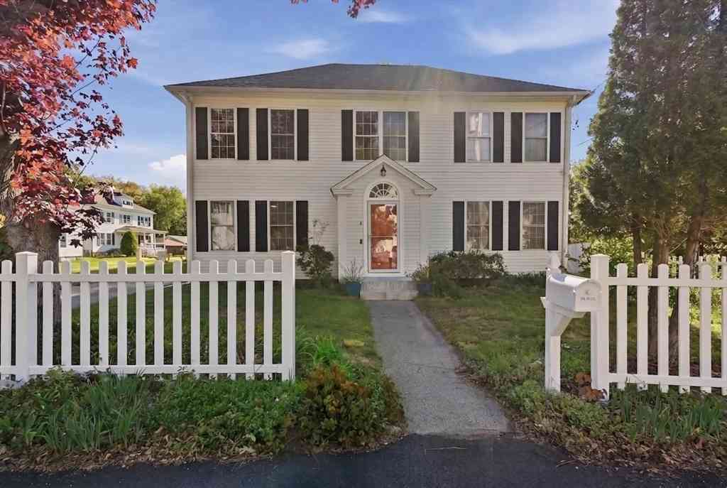 Homes For Sale - 8 Coolidge Street<br/> Middlesex County, Westford, MA 01886