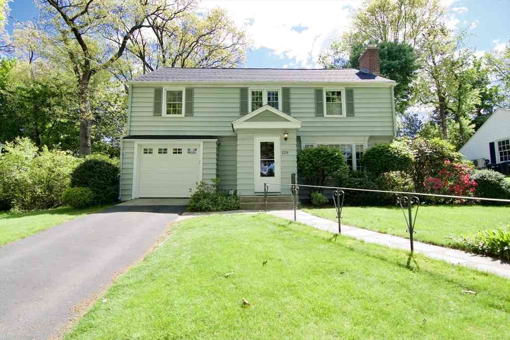 Homes For Sale - 129 Chalmers St<br/> Hampden County, Springfield, MA 01118