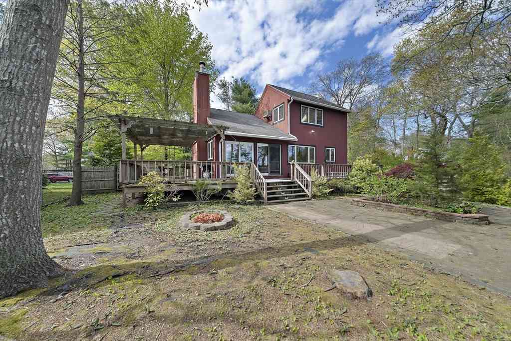 Homes For Sale - 18 Somerville St<br/> Marshfield, MA 02050