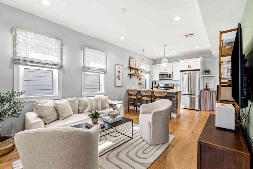 Condo For Sale - 335 Maverick Street #3<br/> Boston, MA 02128