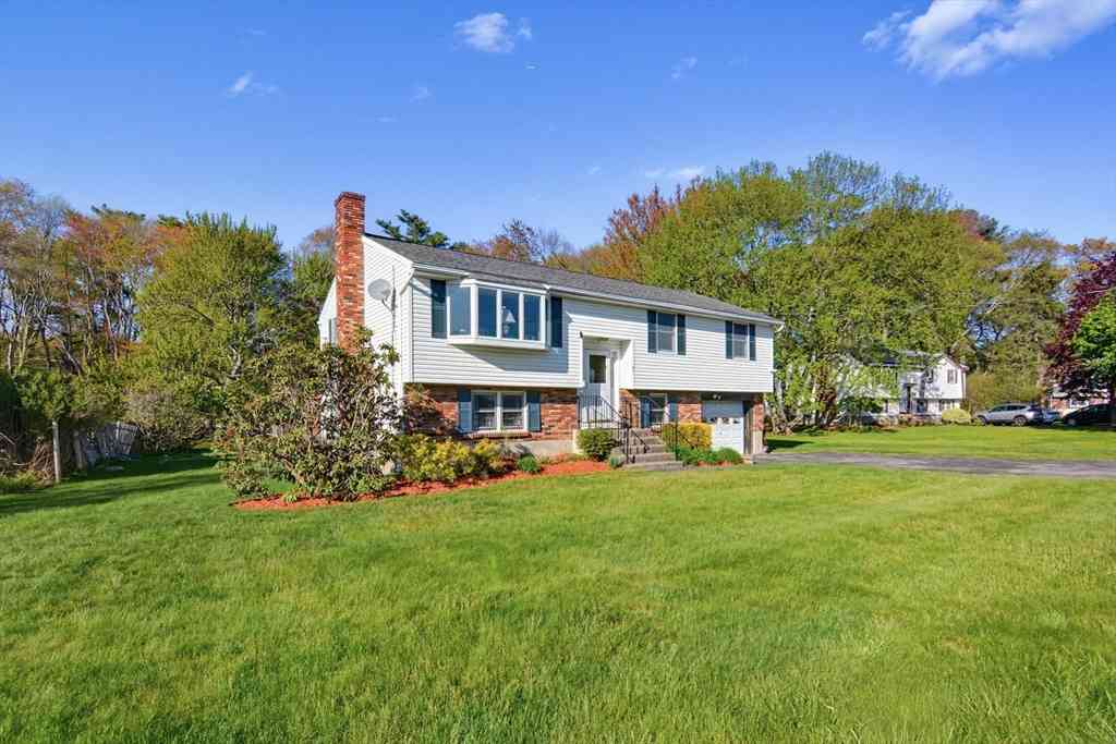 Homes For Sale - 37 Cresthaven Drive<br/> Middlesex County, Burlington, MA 01803