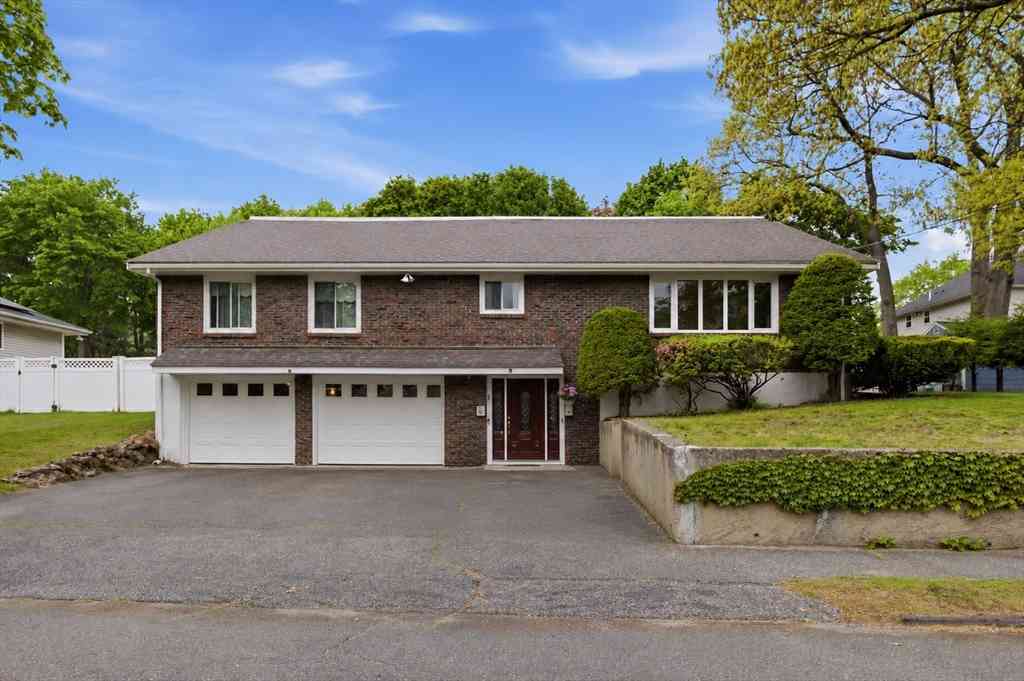Homes For Sale - 3 Spruce St<br/> Stoneham, MA 02180
