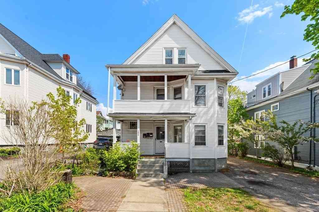 Multifamily For Sale - 152 Spruce St<br/> Watertown, MA 02472