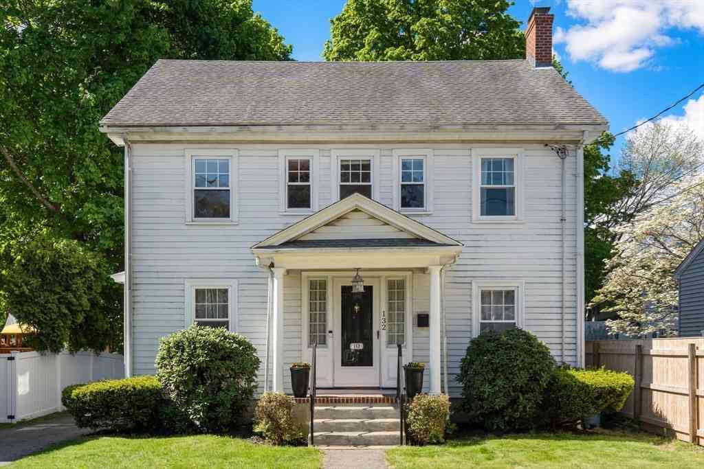 Homes For Sale - 132 Dale St<br/> Middlesex County, Waltham, MA 02451