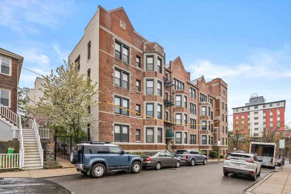 Condo For Sale - 26 Commonwealth Ter #19<br/> Boston, MA 02135