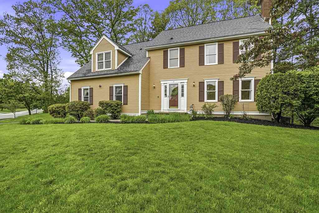 Homes For Sale - 2 Stonybrook Ln<br/> Worcester County, Shrewsbury, MA 01545