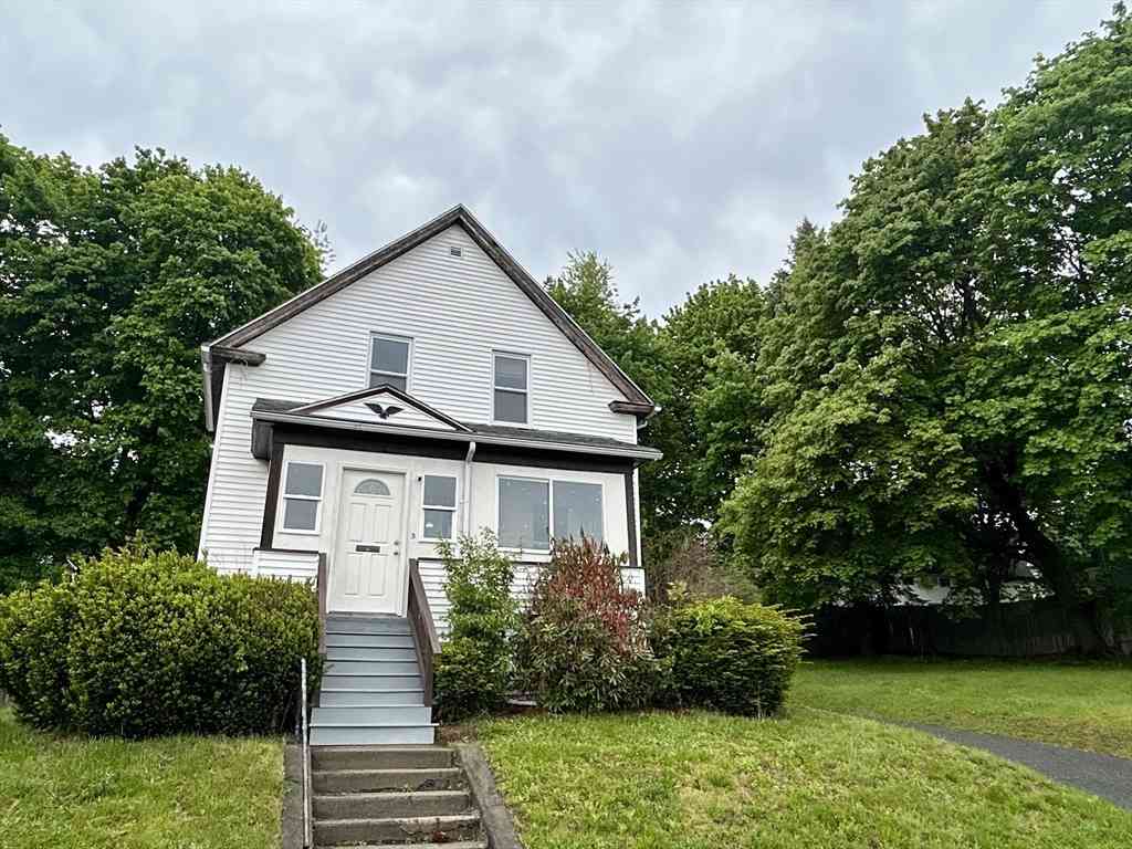 Homes For Sale - 3 Gloucester Rd<br/> Worcester, MA 01607