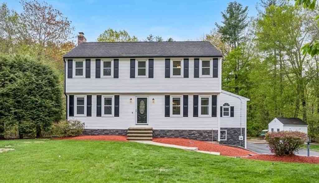Homes For Sale - 9 Robinhood Road<br/> Middlesex County, Tyngsboro, MA 01879