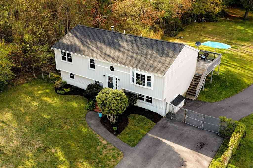 Homes For Sale - 560 Auburn Street<br/> Plymouth County, Bridgewater, MA 02324
