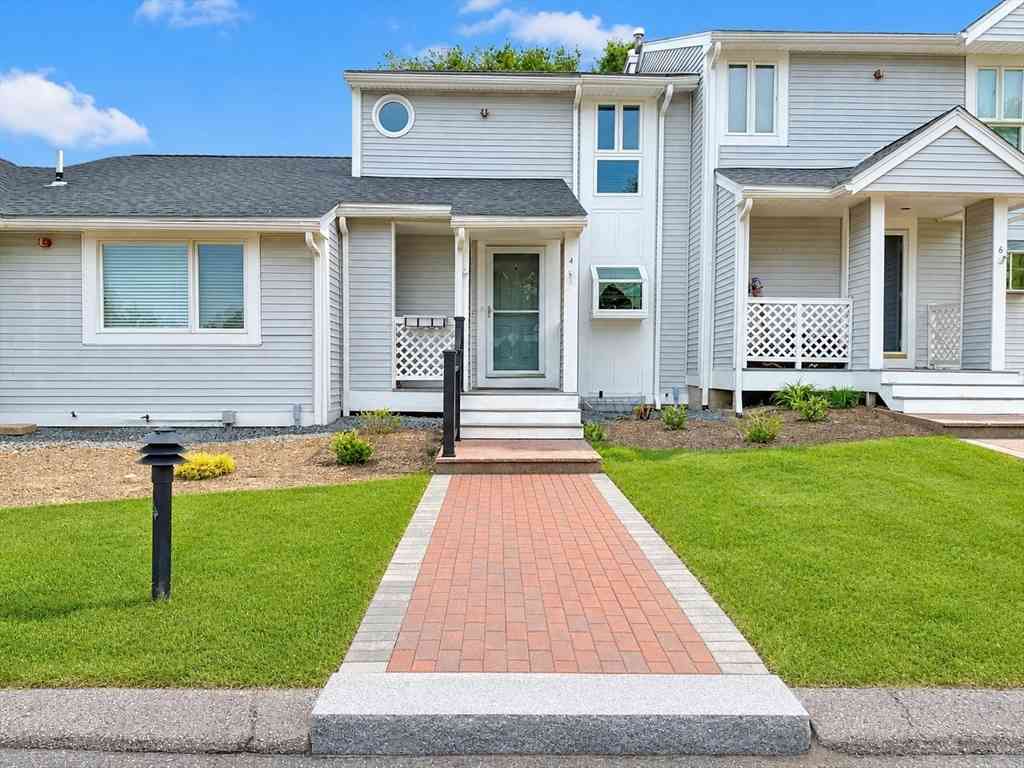 Condo For Rent - 4 Alcott Circle #4<br/> Bristol County, Taunton, MA 02780