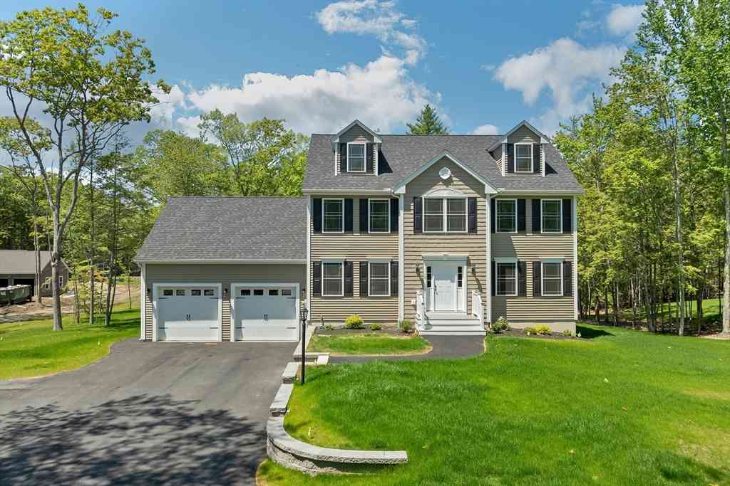Homes For Sale - 15 Bald Hill Rd<br/> Rockingham County, Raymond, NH 03077