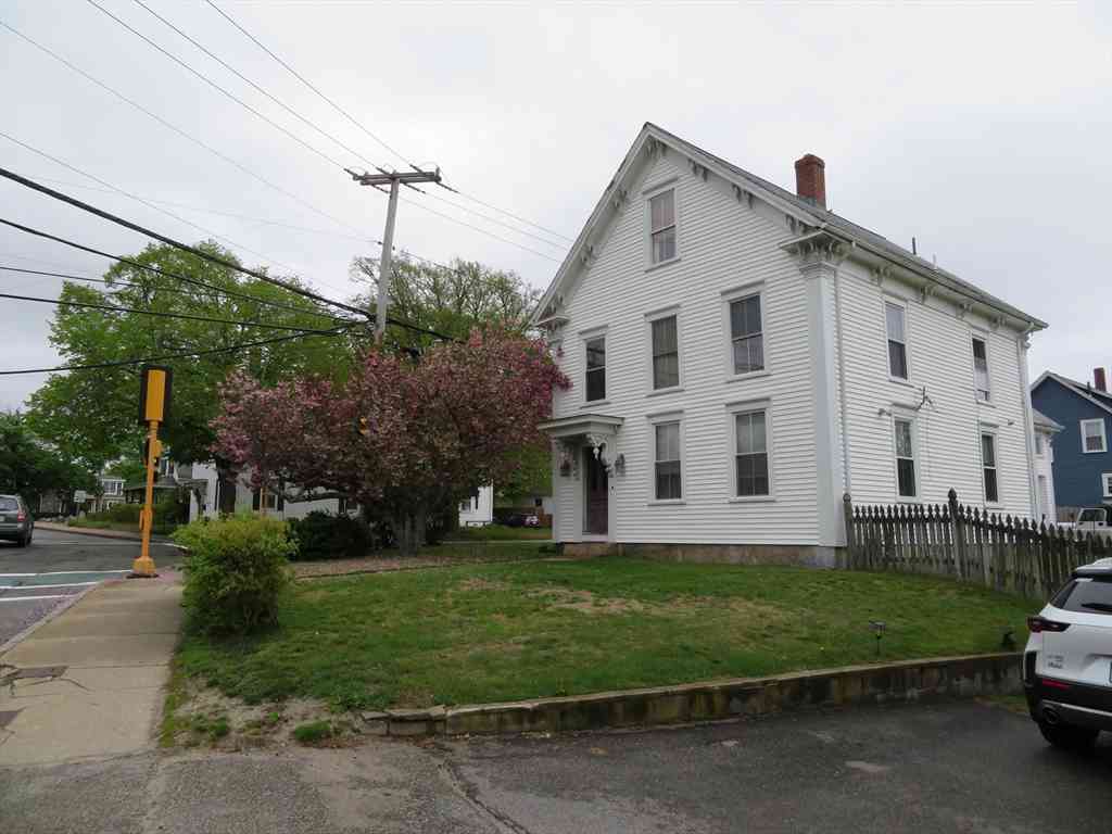Apartment For Rent - 160 High Street #3<br/> Wareham, MA 02539