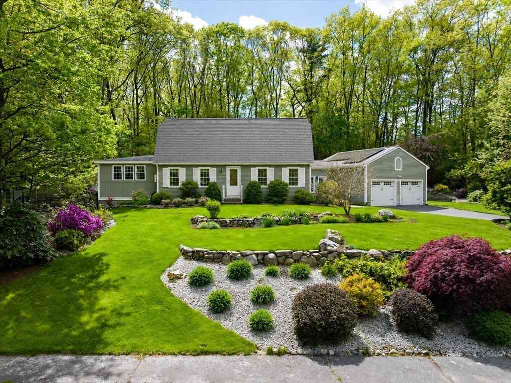 Homes For Sale - 9 Running Brook Cir<br/> Middlesex County, Ashland, MA 01721