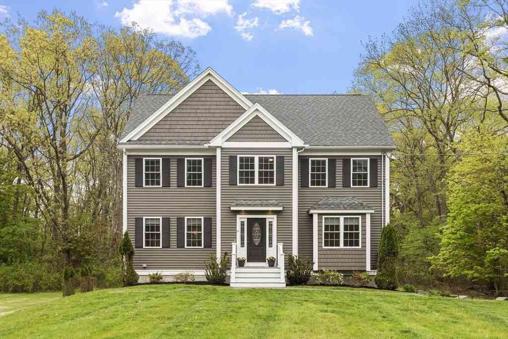 Homes For Sale - 10 West St<br/> Middlesex County, Wilmington, MA 01887