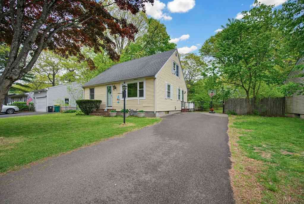 Homes For Sale - 65 Burden Ave.<br/> North Attleboro, MA 02763