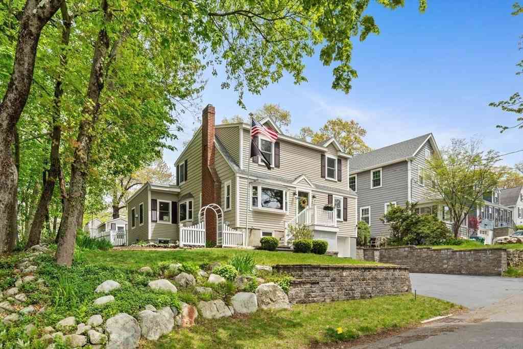 Homes For Sale - 14 Church St<br/> Westwood, MA 02090