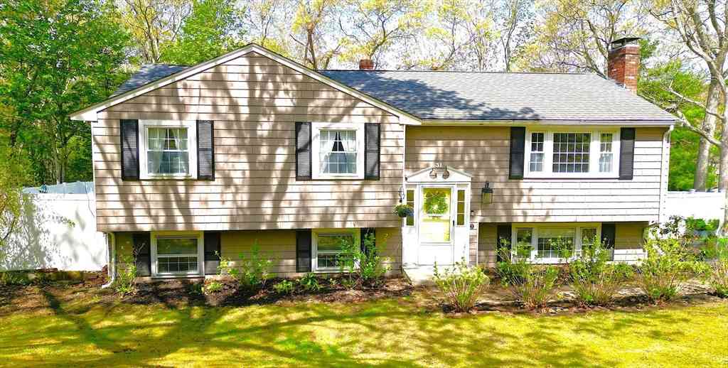 Homes For Sale - 31 Lantern Lane<br/> Plymouth, MA 02360