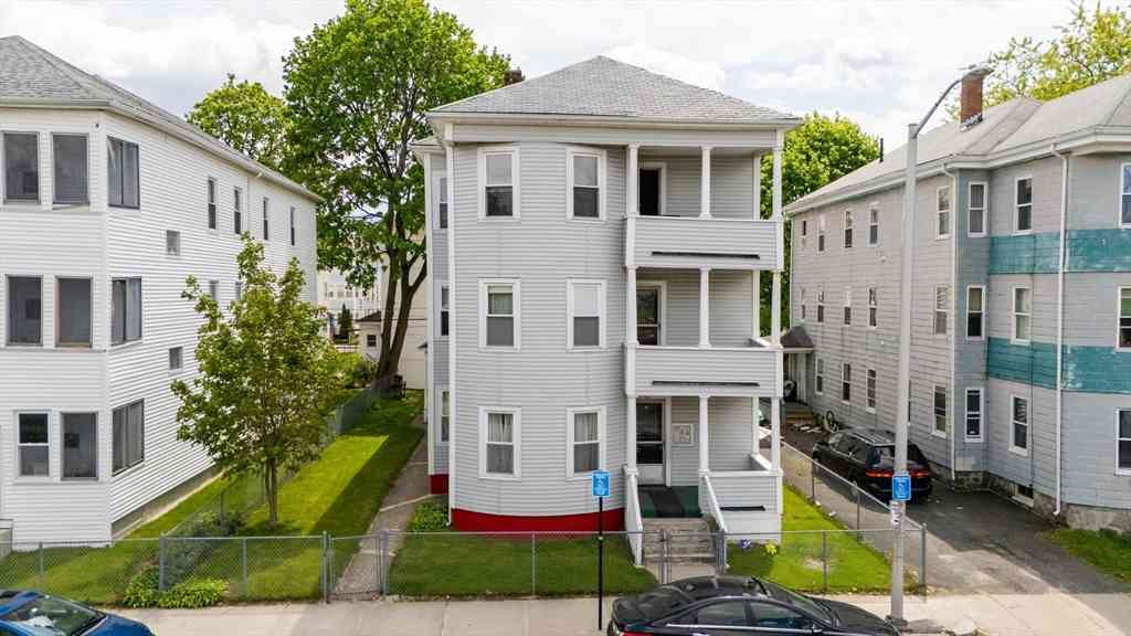 Multifamily For Sale - 25 Canton Street<br/> Worcester, MA 01610