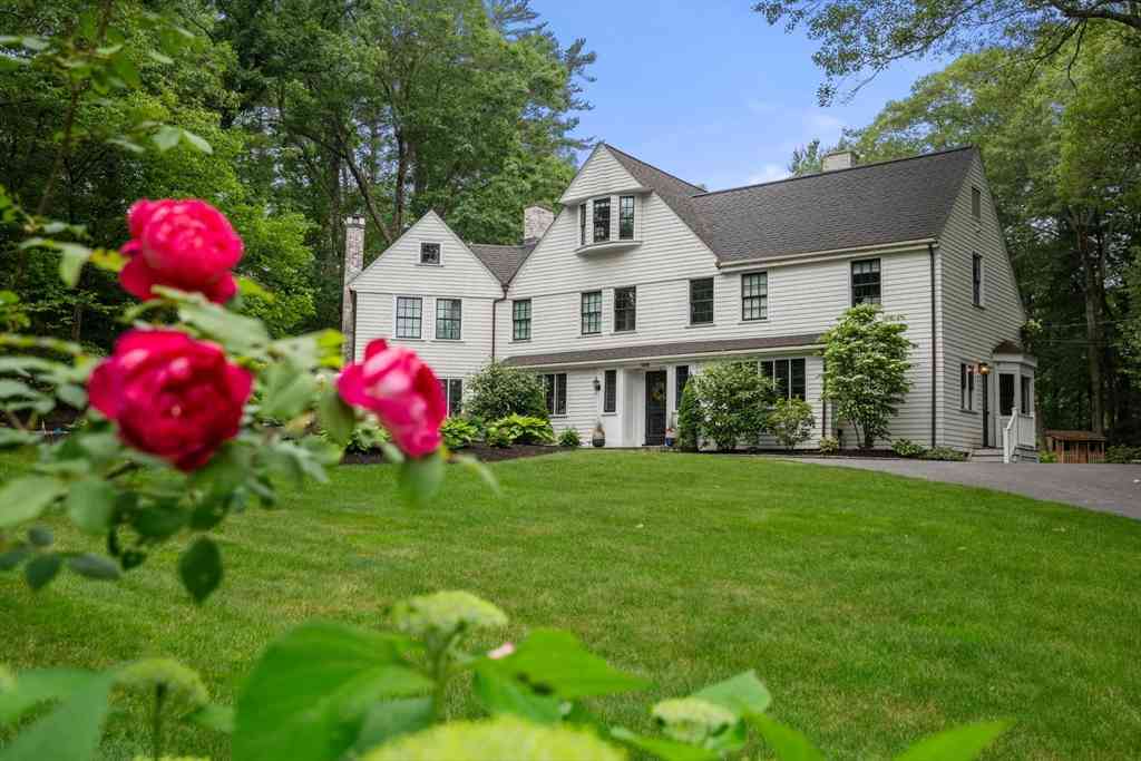 Homes For Sale - 153 Ridgeway Rd<br/> Weston, MA 02493