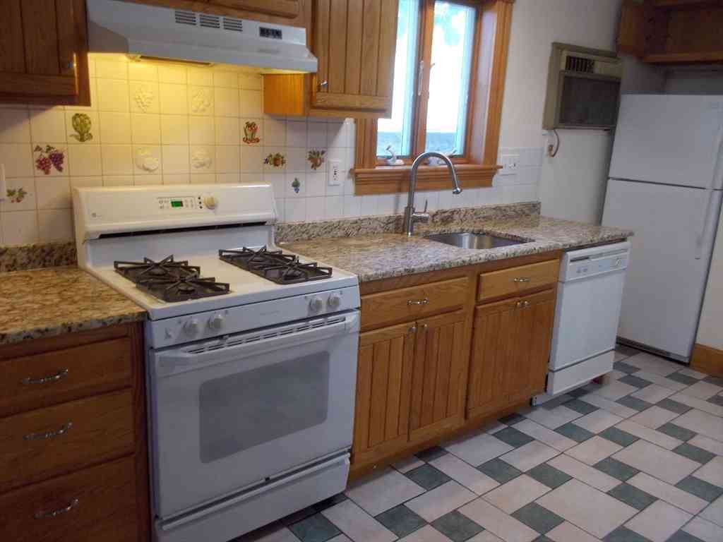 Apartment For Rent - 92 Lowell St #1<br/> Waltham, MA 02453