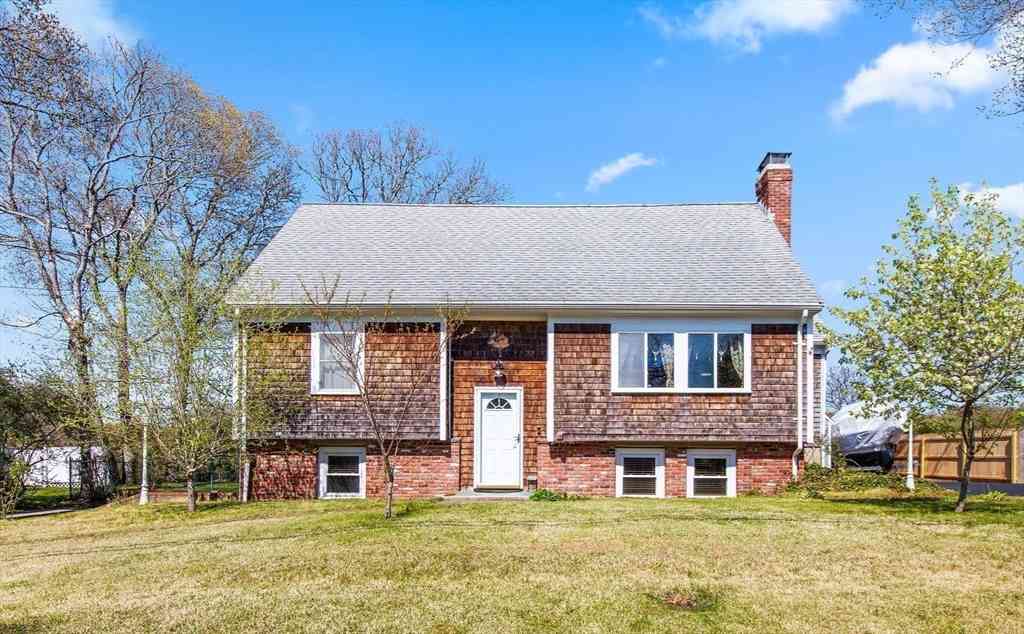 Homes For Sale - 6 Sylvan Way<br/> Yarmouth, MA 02664