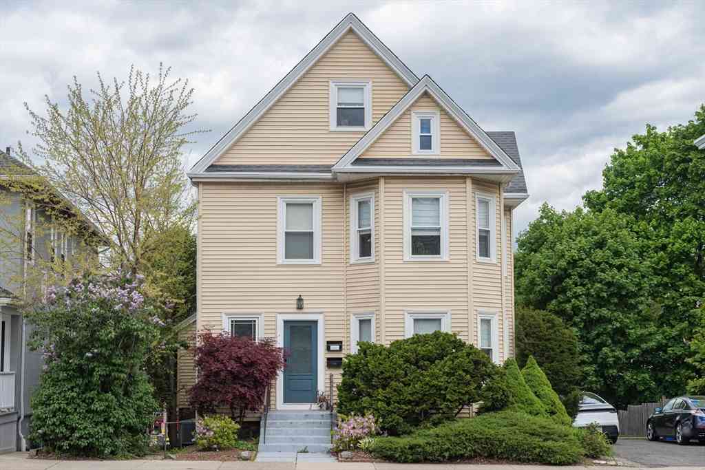 Condo For Sale - 1263 Massachusetts Ave #1<br/> Arlington, MA 02476