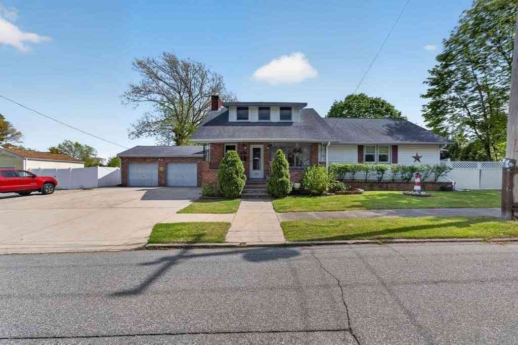 Homes For Sale - 1096 Joyce Street<br/> New Bedford, MA 02745
