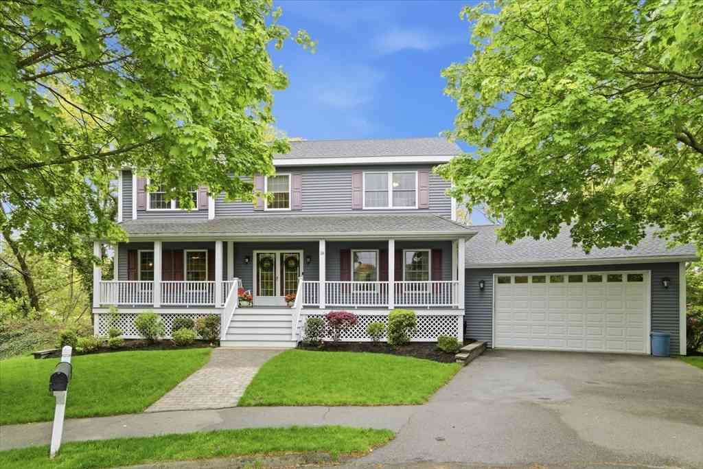 Homes For Sale - 18 Oakridge Dr<br/> Saugus, MA 01906