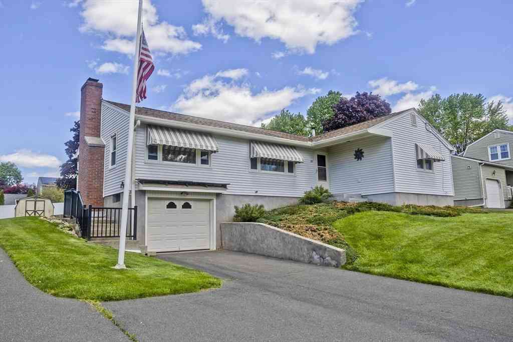 Homes For Sale - 20 Hendom Dr<br/> Hampden County, Agawam, MA 01030