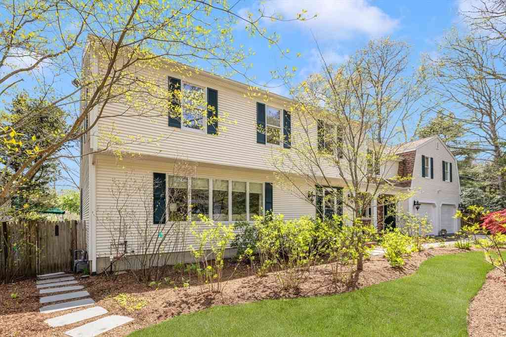 Homes For Sale - 34 Colonial Way<br/> Dartmouth, MA 02747