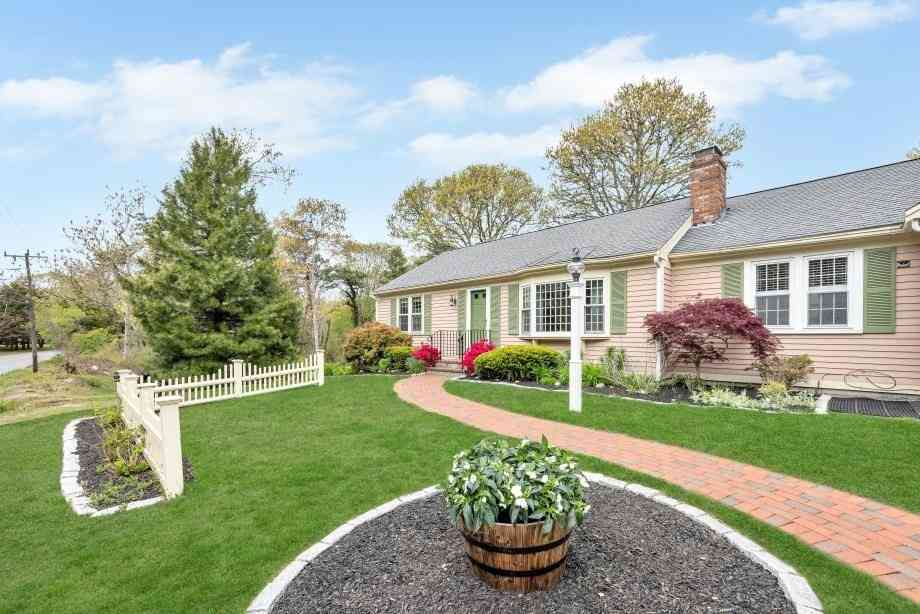Homes For Sale - 110 White Rock Rd<br/> Yarmouth, MA 02675