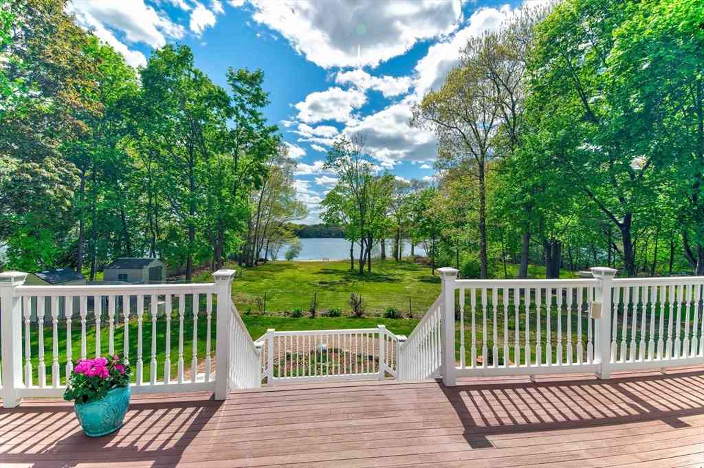 Homes For Sale - 122 Franklin Street<br/> Norfolk County, Braintree, MA 02184