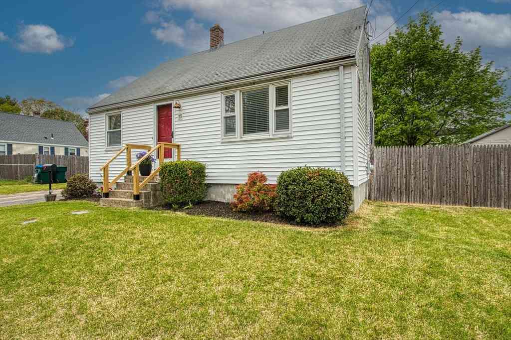 Homes For Sale - 15 Jefferson Rd<br/> Norfolk County, Holbrook, MA 02343