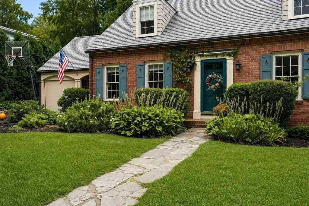 Homes For Sale - 153 Western Dr<br/> Longmeadow, MA 01106