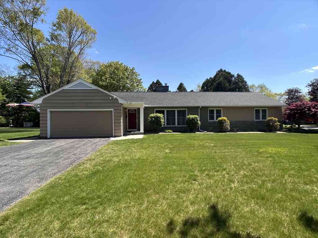 Homes For Sale - 9 Vanguard Ln<br/> Longmeadow, MA 01106