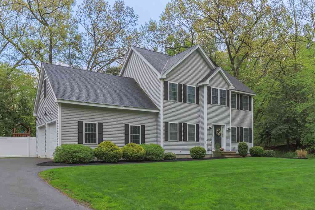 Homes For Sale - 104 School House Rd<br/> Middlesex County, Groton, MA 01450