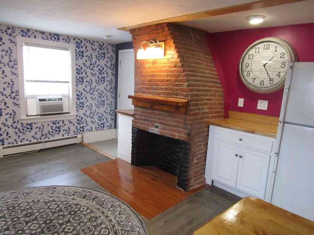 Apartment For Rent - 216 Irving Street #5<br/> Framingham, MA 01702