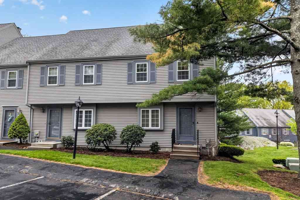 Condo For Sale - 4 Oak Ridge Dr #6<br/> Maynard, MA 01754