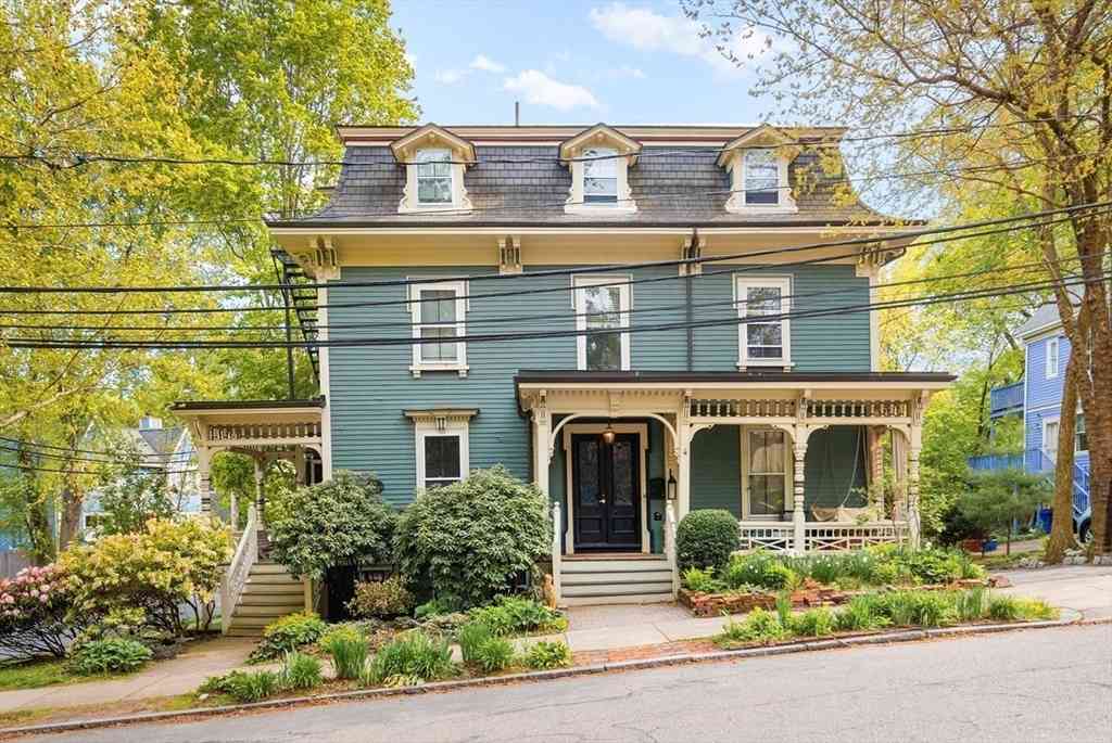 Condo For Sale - 14 Russell St #3<br/> Arlington, MA 02474