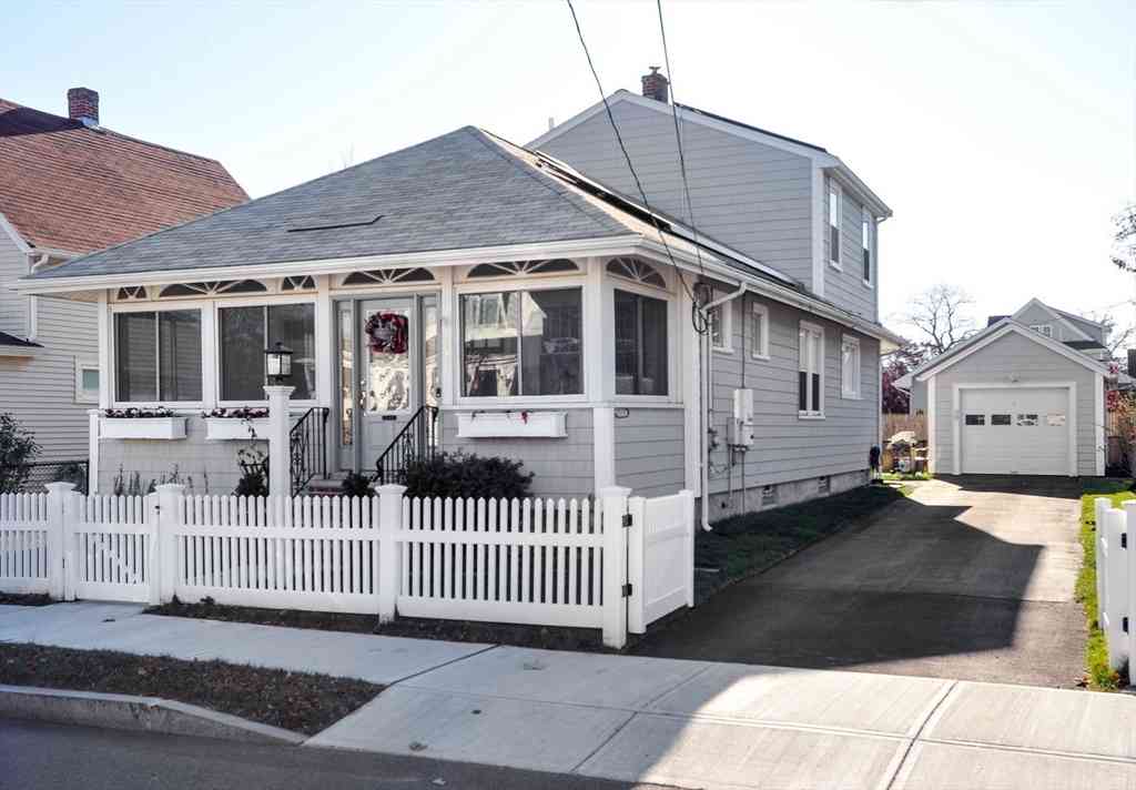 Homes For Sale - 111 Darrow St<br/> Quincy, MA 02169