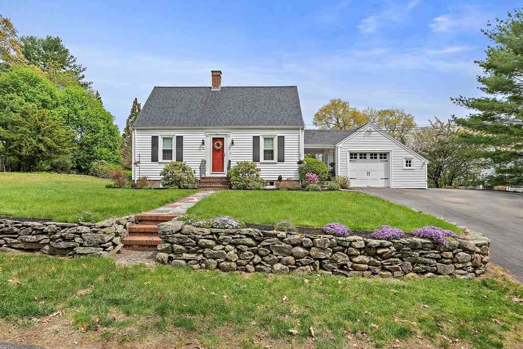 Homes For Sale - 9 Grant Ave<br/> Walpole, MA 02032