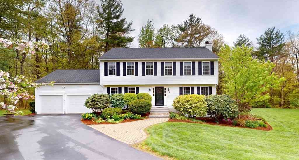 Homes For Sale - 8 Lynnwood Dr<br/> Worcester County, Rutland, MA 01543