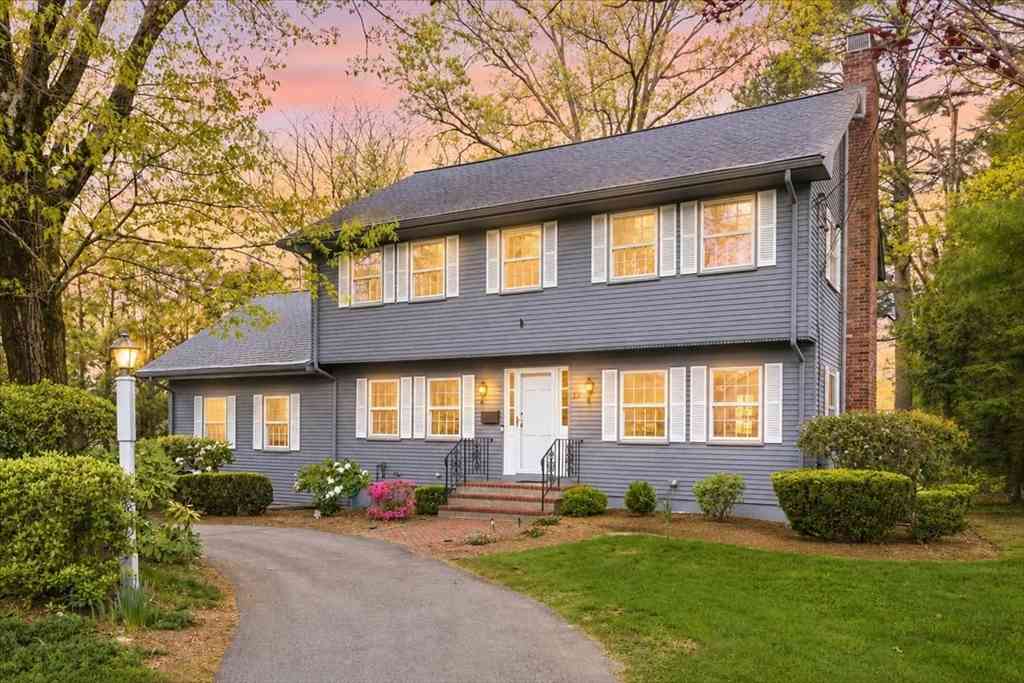 Homes For Sale - 53 Magaletta Dr<br/> Westwood, MA 02090