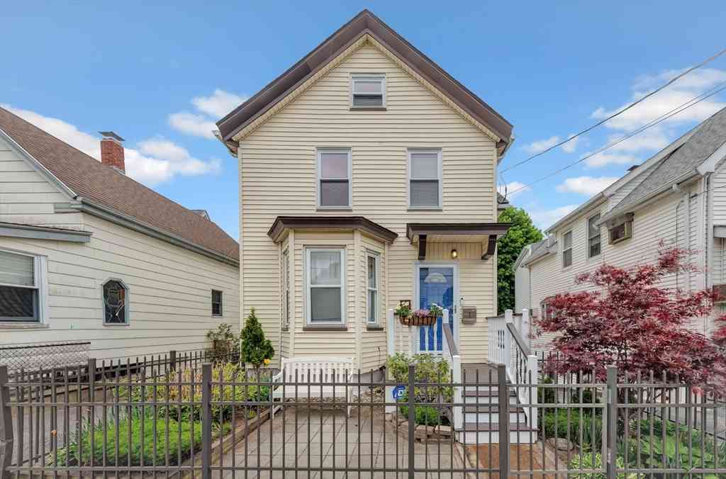 Homes For Sale - 56 Edward St<br/> Medford, MA 02155
