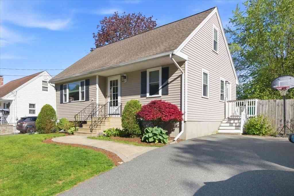 Homes For Sale - 7 David Drive<br/> Worcester County, Blackstone, MA 01504