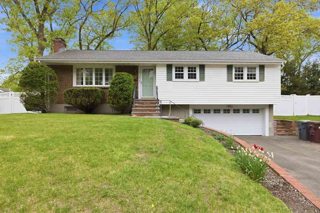 Homes For Sale - 133 Pacella Drive<br/> Dedham, MA 02026