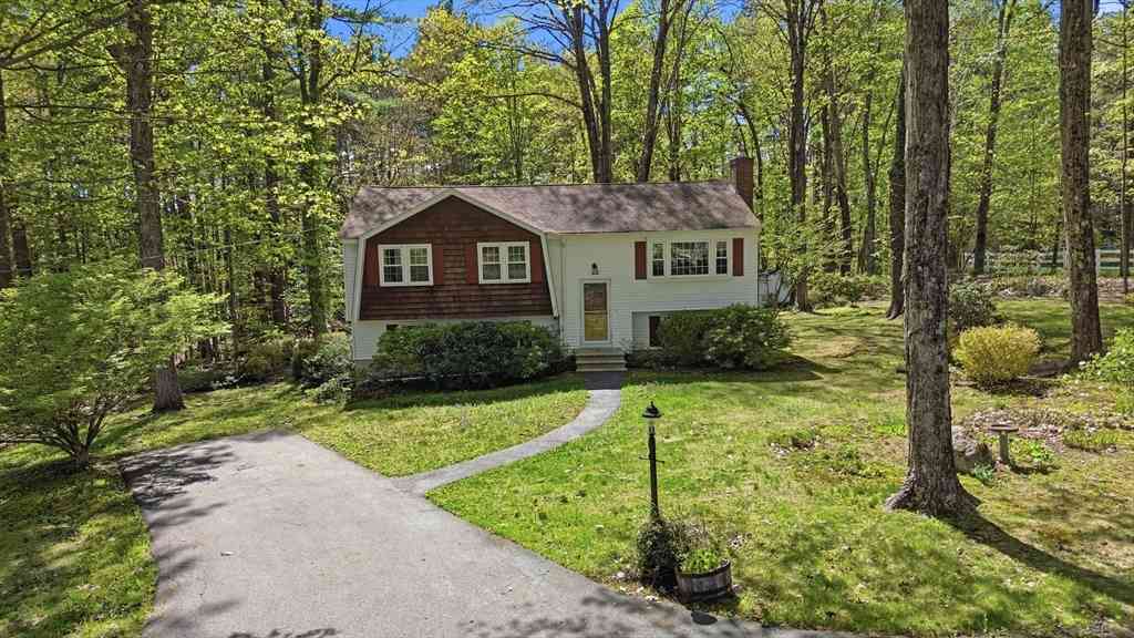 Homes For Sale - 23 Bancroft<br/> Middlesex County, Pepperell, MA 01463