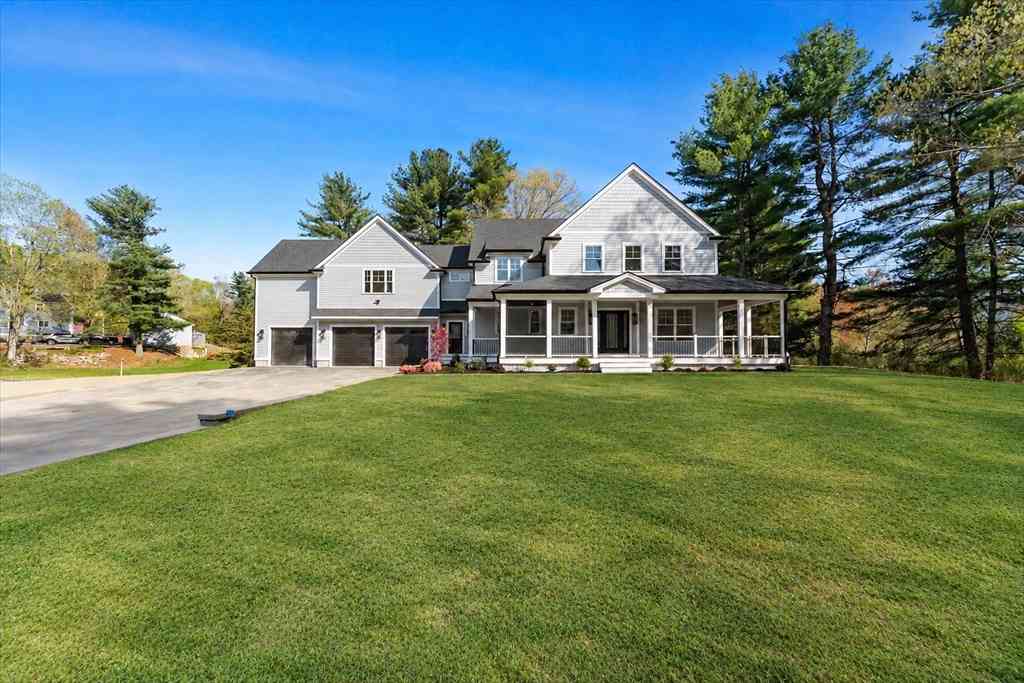 Homes For Sale - 150 Fruit St<br/> Hopkinton, MA 01748
