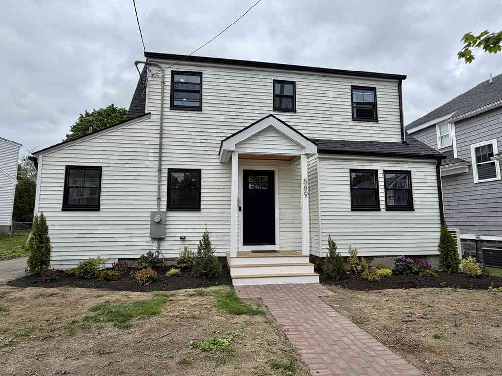 Homes For Sale - 589 Weld St<br/> Suffolk County, Boston, MA 02132