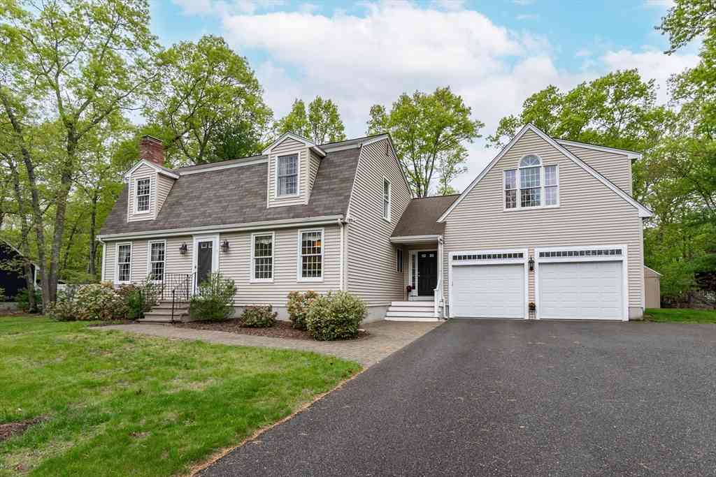 Homes For Sale - 7 Longobardi Dr<br/> Norfolk County, Franklin, MA 02038